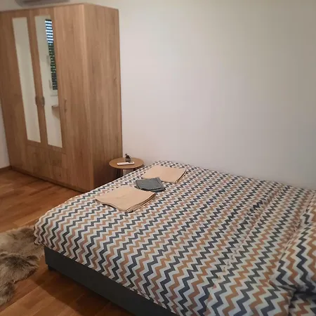 Zmaj Lux Apartmán Mladenovac (Belgrade)