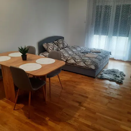 Zmaj Lux Mladenovac (Belgrade)